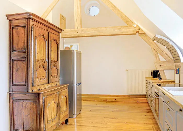 Apartment 2 Bedroom Amazing In *